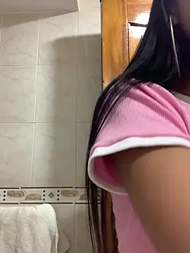 bonnie 18x online show from 12/21/24, 02:09