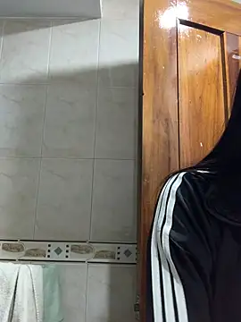 bonnie 18x online show from 12/22/24, 02:17