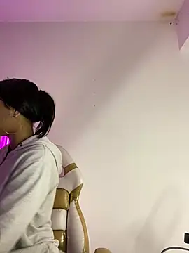 bonnie 18x online show from 02/28/25, 01:37