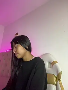 bonnie 18x online show from 03/06/25, 12:19