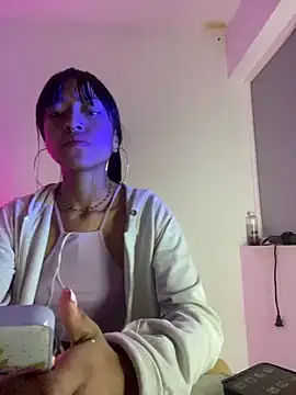 bonnie 18x online show from 03/13/25, 03:11