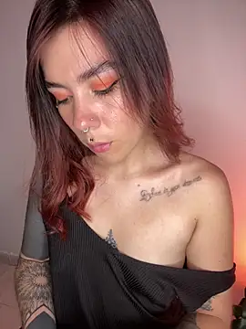 Snapshot of luccianagreyy chatting on 02/07/25, 10:41 luccianagreyy online show from 02/07/25, 10:41