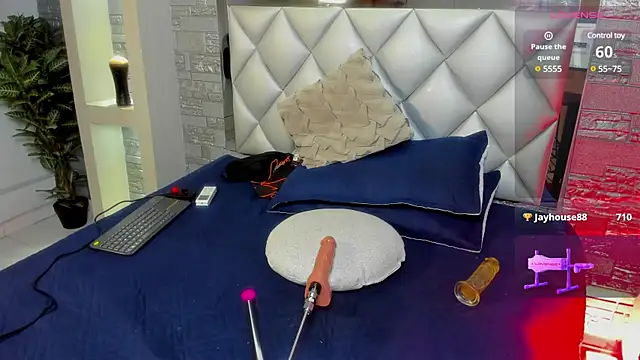 Snapshot of Aron_Bolt chatting on 02/18/25, 10:25 Aron Bolt online show from 02/18/25, 10:25