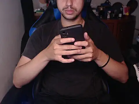 Snapshot of anjonoturno1 chatting on 11/28/25, 09:39 anjonoturno1 online show from 11/28/25, 09:39