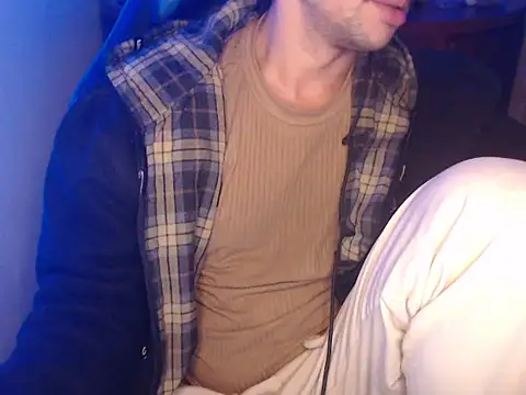 Snapshot of anjonoturno1 chatting on 04/23/26, 12:45 anjonoturno1 online show from 04/23/26, 12:45