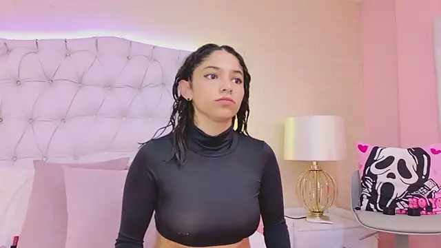 Snapshot of HazelMoret chatting on 04/04/26, 11:08 HazelMoret online show from 04/04/26, 11:08