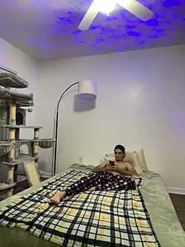 kennylove420 online show from 10/16/25, 01:06