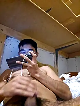 Snapshot of Axeltu77 chatting on 03/25/26, 04:40 Axeltu77 online show from 03/25/26, 04:40