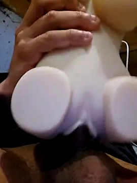 Snapshot of Axeltu77 chatting on 04/21/26, 03:13 Axeltu77 online show from 04/21/26, 03:13