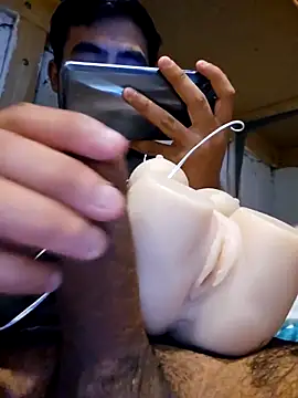 Snapshot of Axeltu77 chatting on 04/24/26, 01:19 Axeltu77 online show from 04/24/26, 01:19