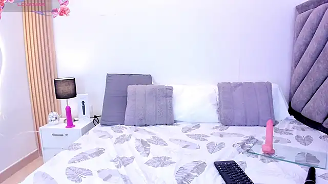 ValeryPettry 1 online show from 12/28/24, 10:13