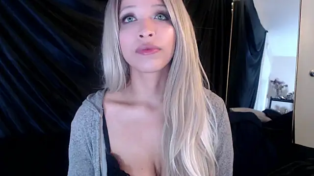 liadivina online show from 02/01/25, 10:48