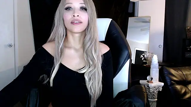 liadivina online show from 03/14/25, 09:35