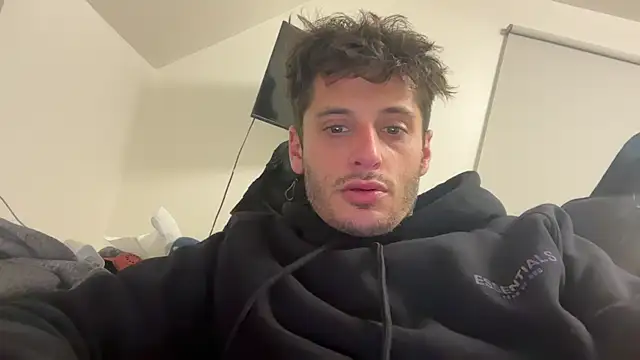 Dylansd online show from 10/31/25, 02:34