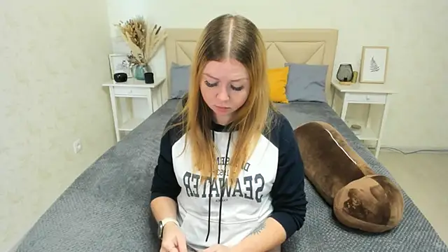 BettyBloom69 online show from 09/10/25, 04:45