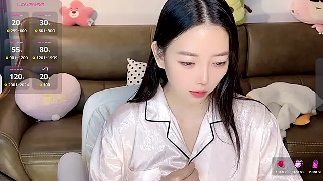 Snapshot of Yilin1999 chatting on 01/18/25, 03:09 Yilin1999 online show from 01/18/25, 03:09