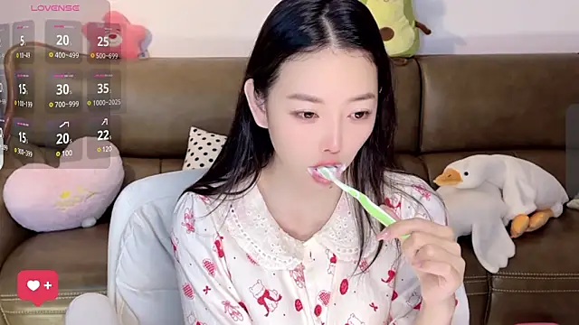 Snapshot of Yilin1999 chatting on 03/09/25, 01:14 Yilin1999 online show from 03/09/25, 01:14