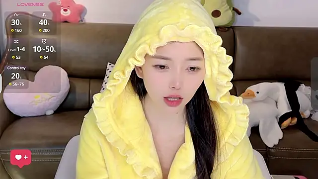 Snapshot of Yilin1999 chatting on 03/09/25, 07:23 Yilin1999 online show from 03/09/25, 07:23