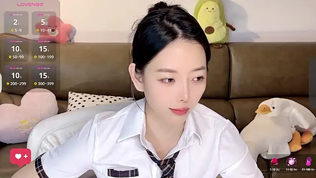 Snapshot of Yilin1999 chatting on 03/13/25, 02:38 Yilin1999 online show from 03/13/25, 02:38