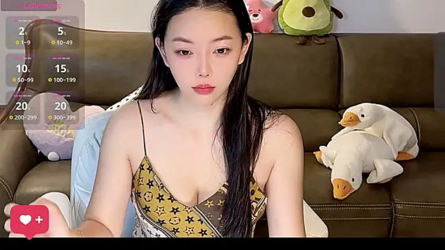 Snapshot of Yilin1999 chatting on 04/12/26, 10:04 Yilin1999 online show from 04/12/26, 10:04