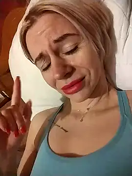 Snapshot of BlondyDiamond chatting on 12/04/24, 02:26 BlondyDiamond online show from 12/04/24, 02:26