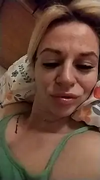 Snapshot of BlondyDiamond chatting on 12/27/24, 08:18 BlondyDiamond online show from 12/27/24, 08:18