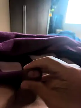 Snapshot of mirrowhot chatting on 04/13/26, 06:52 mirrowhot online show from 04/13/26, 06:52