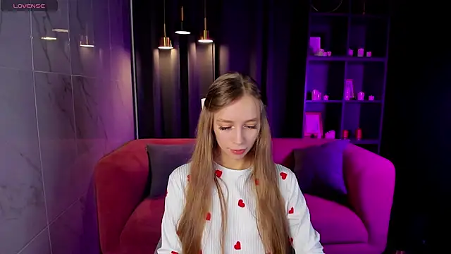 Snapshot of OliviaGentle chatting on 12/03/24, 03:55 OliviaGentle online show from 12/03/24, 03:55