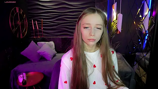 Snapshot of OliviaGentle chatting on 12/11/24, 10:06 OliviaGentle online show from 12/11/24, 10:06