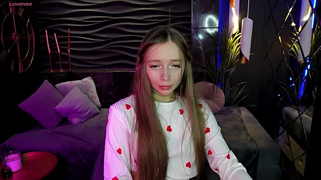 Snapshot of OliviaGentle chatting on 12/12/24, 04:15 OliviaGentle online show from 12/12/24, 04:15