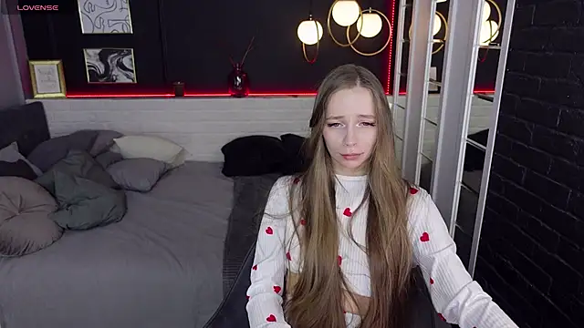 Snapshot of OliviaGentle chatting on 12/18/24, 10:19 OliviaGentle online show from 12/18/24, 10:19