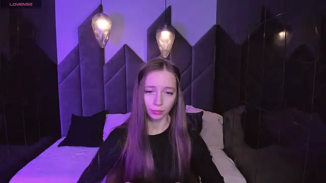 Snapshot of OliviaGentle chatting on 12/21/24, 04:41 OliviaGentle online show from 12/21/24, 04:41