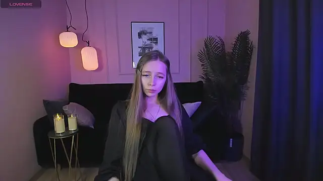 Snapshot of OliviaGentle chatting on 12/23/24, 04:12 OliviaGentle online show from 12/23/24, 04:12