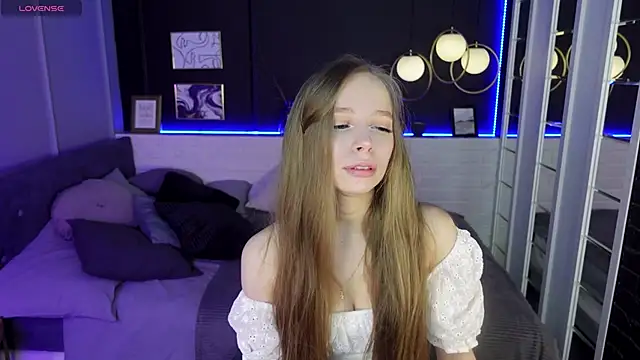 Snapshot of OliviaGentle chatting on 02/05/25, 10:55 OliviaGentle online show from 02/05/25, 10:55