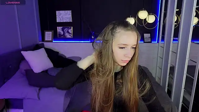 Snapshot of OliviaGentle chatting on 02/06/25, 05:25 OliviaGentle online show from 02/06/25, 05:25