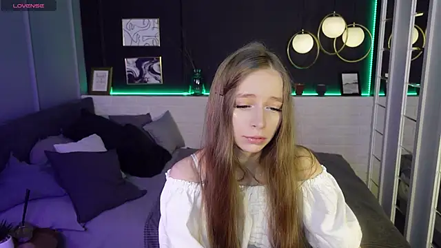 Snapshot of OliviaGentle chatting on 02/07/25, 10:52 OliviaGentle online show from 02/07/25, 10:52