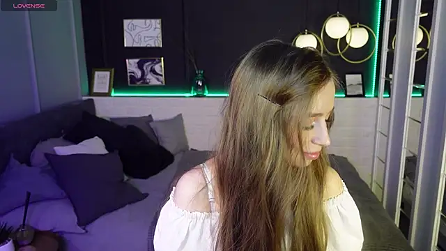 Snapshot of OliviaGentle chatting on 02/08/25, 02:15 OliviaGentle online show from 02/08/25, 02:15