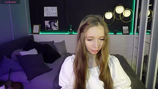 Snapshot of OliviaGentle chatting on 02/08/25, 05:18 OliviaGentle online show from 02/08/25, 05:18