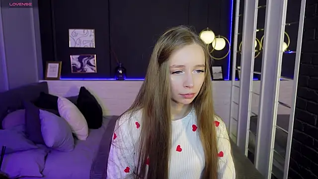 Snapshot of OliviaGentle chatting on 02/08/25, 10:29 OliviaGentle online show from 02/08/25, 10:29