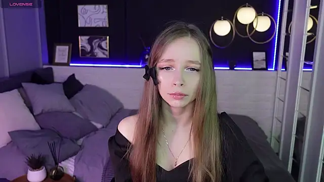 Snapshot of OliviaGentle chatting on 02/13/25, 10:11 OliviaGentle online show from 02/13/25, 10:11