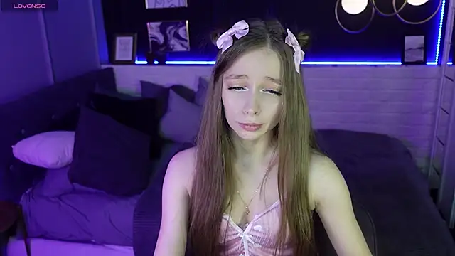 Snapshot of OliviaGentle chatting on 02/17/25, 04:48 OliviaGentle online show from 02/17/25, 04:48