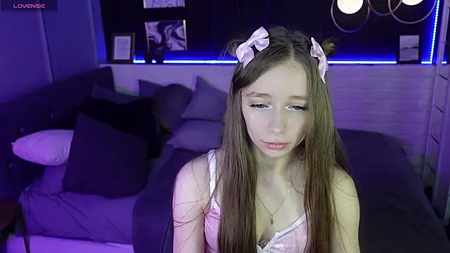 Snapshot of OliviaGentle chatting on 02/17/25, 07:53 OliviaGentle online show from 02/17/25, 07:53