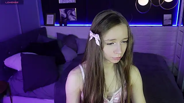 Snapshot of OliviaGentle chatting on 02/18/25, 05:09 OliviaGentle online show from 02/18/25, 05:09