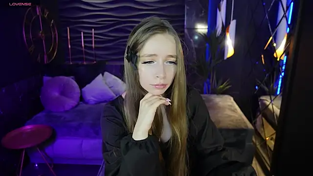 Snapshot of OliviaGentle chatting on 02/21/25, 07:54 OliviaGentle online show from 02/21/25, 07:54