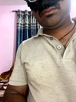 Snapshot of mickey_love chatting on 11/01/25, 03:58 mickey love online show from 11/01/25, 03:58