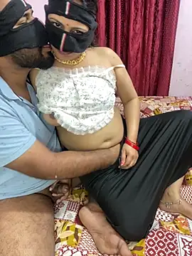 Snapshot of mickey_love chatting on 02/21/26, 05:03 mickey love online show from 02/21/26, 05:03