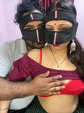 Snapshot of mickey_love chatting on 03/28/26, 04:23 mickey love online show from 03/28/26, 04:23