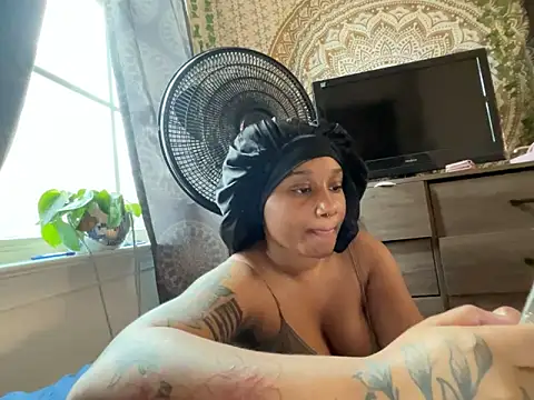 Snapshot of strip4faith chatting on 03/07/25, 02:01 strip4faith online show from 03/07/25, 02:01