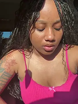 Snapshot of strip4faith chatting on 09/12/25, 09:37 strip4faith online show from 09/12/25, 09:37