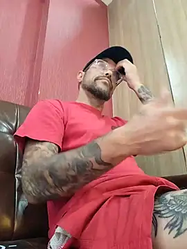 Snapshot of mileflav0r chatting on 12/23/24, 10:21 mileflav0r online show from 12/23/24, 10:21